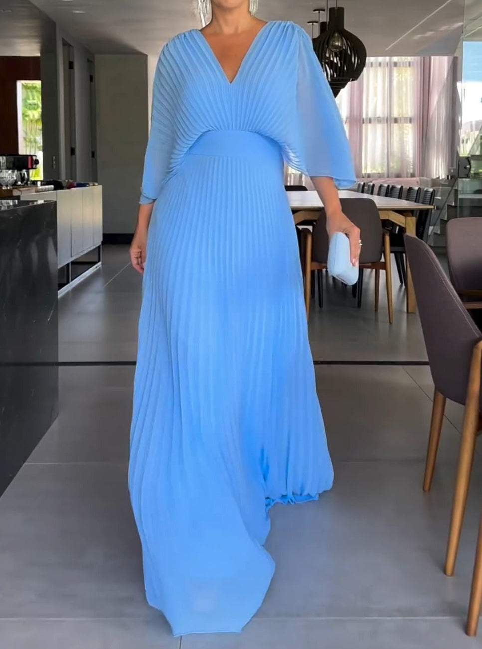 Josefine - Elegant flagrende kjole